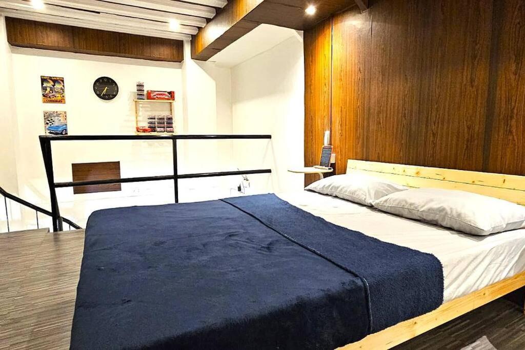 Apartment Adorable - The Bar Lounge Manila