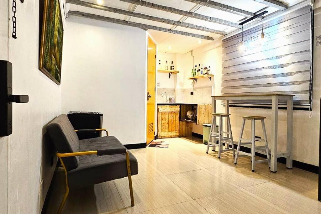 Adorable - The Bar Lounge Apartment *